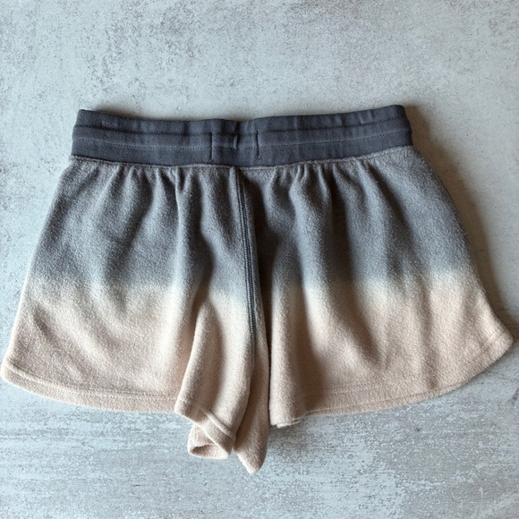 Feat X Helen Owen Blanket Blend Ombré Shorts Blue Cream Size Medium - Picture 12 of 14